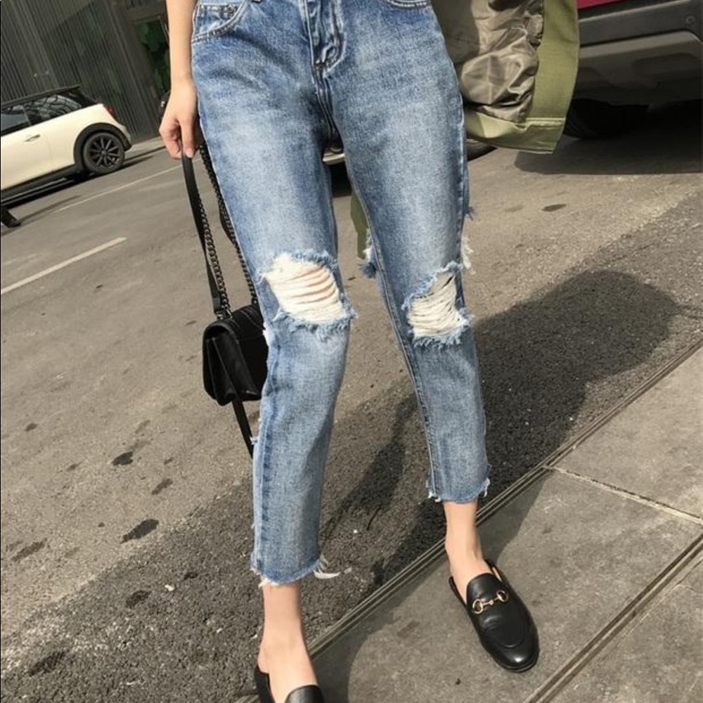 NWOT Blue Denim Distressed Mom Jeans